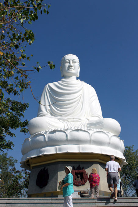 сидящий Будда нячанг